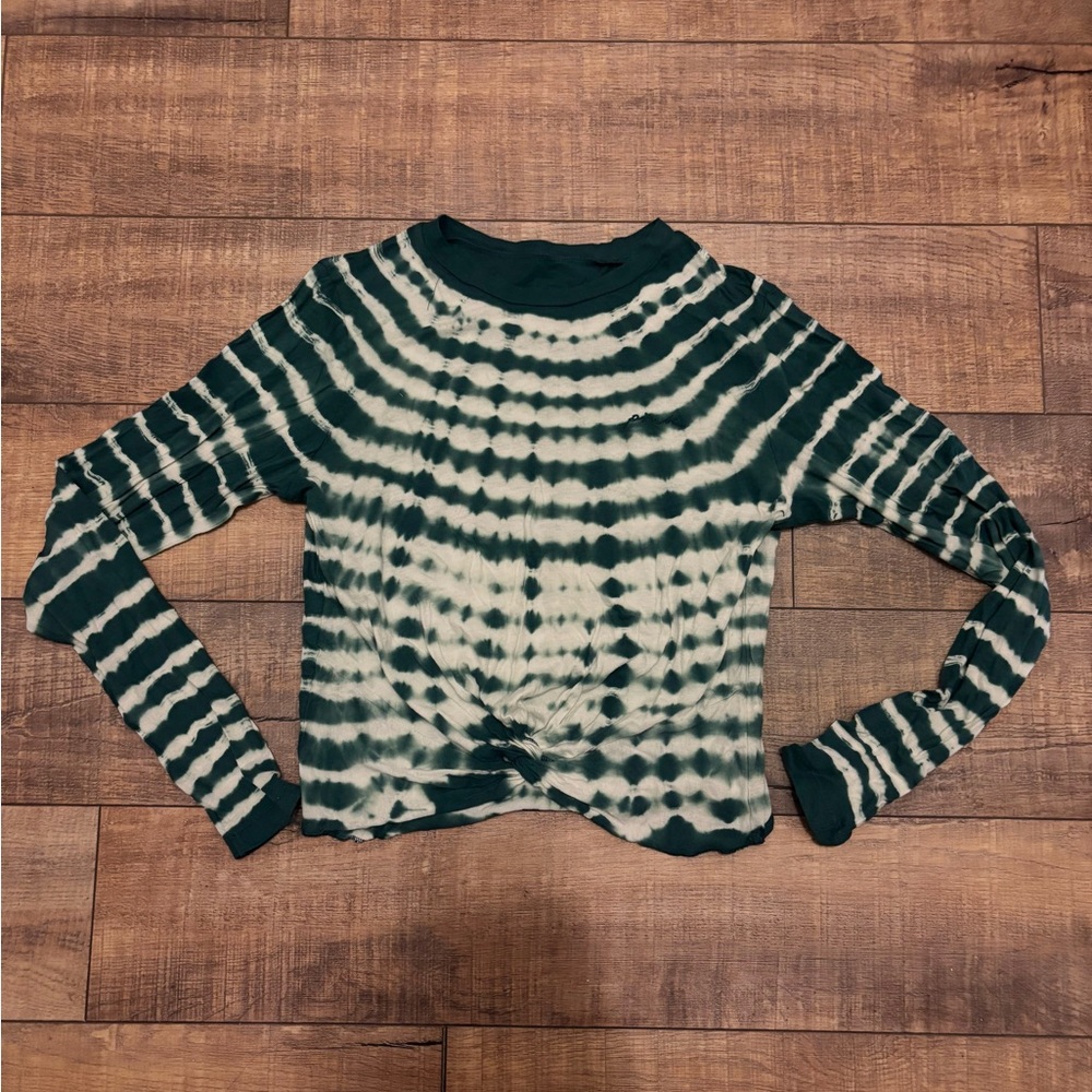 Green and White Tie-Dye Long Sleeve Top